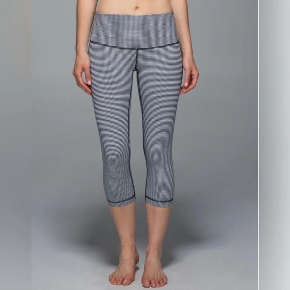 Lululemon Cropped Bundle 2 Leggings Size 4.
